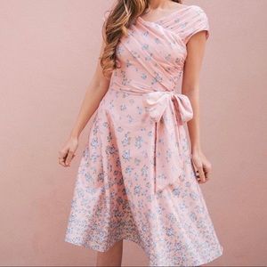 Gal Meets Glam Lillian dress! 🦄